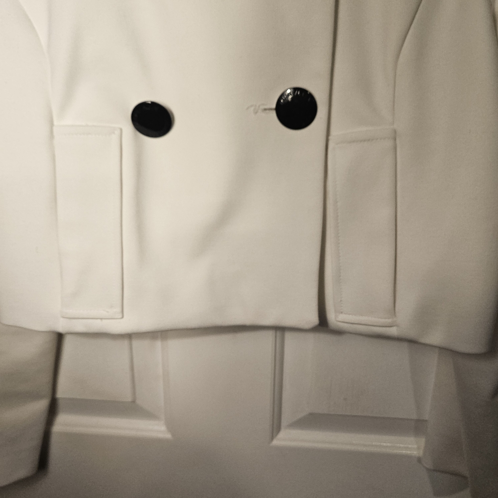 Adrienne Vittadini White Blazer with Tailored Fit - Picture 5 of 10